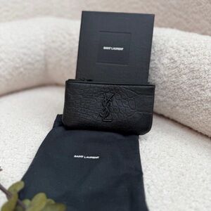 Saint Laurent YSL Black Croc
Embossed Calfskin Leather Coin
Pouch